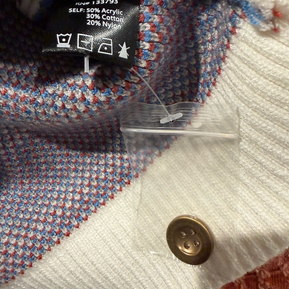 EUC POL White Sweater with Blue Stars and Red Sleeves. PTP 22”. Length 24” - Picture 4 of 5